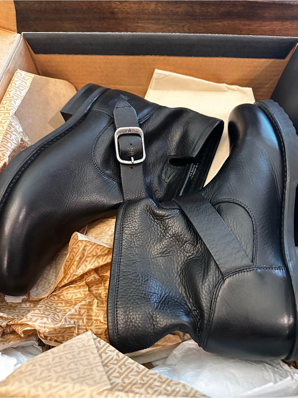 Frye Veronica Bootie Black 8.5M